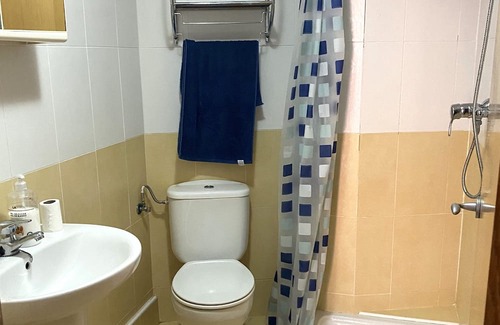 Puerto de Mazarron Apartamento | Accessible apartment 50 metres to beach ,large communal pool, sea view balcony