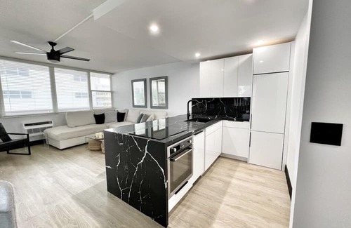 East Fort Lauderdale Condominio | Fort Lauderdale waterfront Cozy 2-bedroom condo on ICW, 1 block to beach
