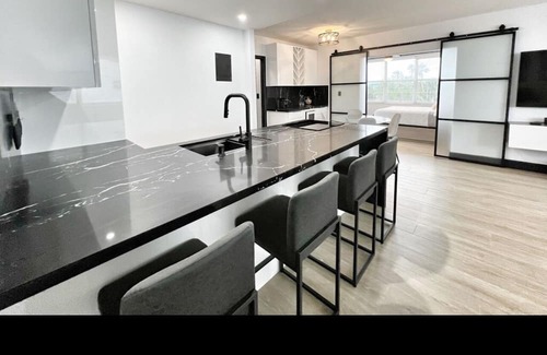 East Fort Lauderdale Condominio | Fort Lauderdale waterfront Cozy 2-bedroom condo on ICW, 1 block to beach