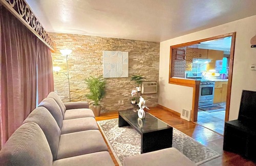 Cheektowaga Casa | Cozy Home in Cheektowaga