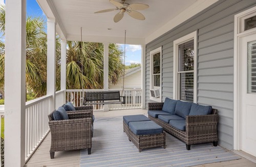 Isle of Palms Casa | Gorgeous Large Beach Home with Private Pool!