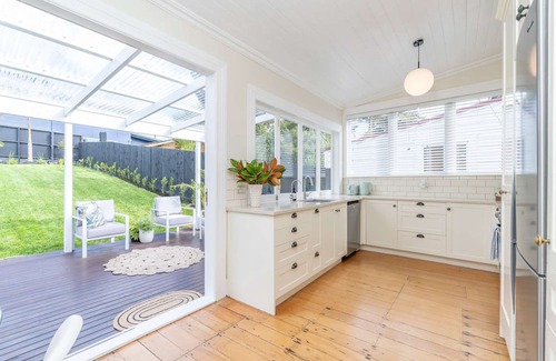 Kingsland Casa | Spacious 4-bedroom house in marvelous Auckland with WiFi, AC