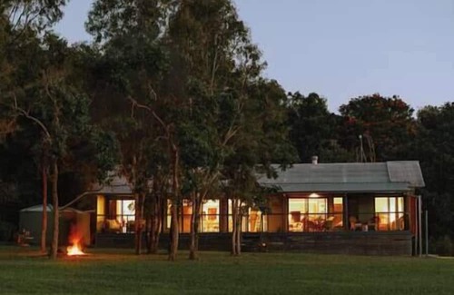 Mowbray Casa | Valley Views Lodge- Country home in Port Douglas