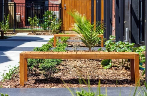 Henderson Casa | Conveniently Located 2BR Townhouse in West AKL