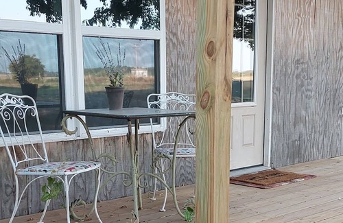 Bison Cabina | Cozy cabin in small town Crescent with WiFi