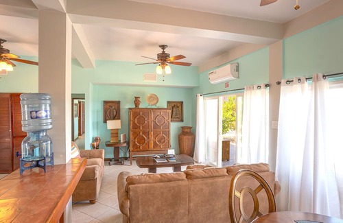 San Pedro Apartamento | Charming lakefront apartment with stunning views