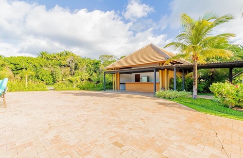 Castelo da Torre Casa | PF83 High Standard House with 5 Suites - Praia Bella, Exclusive Access to the Beach - Praia do Forte