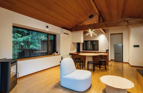 Hokuto Villa | COCO VILLA Yatsugatake] A quiet time facing nature in the forests of Yatsugatake.