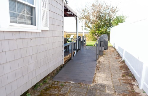 Seabrook Cabaña | Charming 2-bedroom cottage at fabulous Seabrook Beach with breathtaking sunsets!