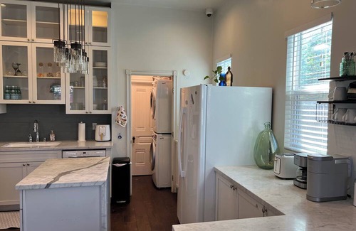 South Redlands Casa | Redlands Historic Barn House Perfect for gatherings! Extra house next door!