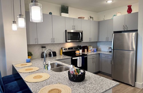 Wetmore Apartamento | Amazing Hill Country Vue, Home, pool, pet friendlyn