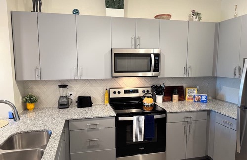 Wetmore Apartamento | Amazing Hill Country Vue, Home, pool, pet friendlyn