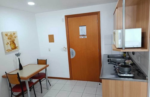 Vila Rosa Apartamento | Estúdio aconchegante no Centro Novo Hamburgo com WiFi e sala de ginástica.