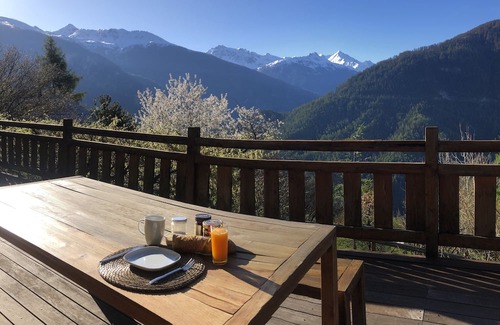 Chalais Chalet De Esquí | Family chalet, complete accommodation. Magnificent view