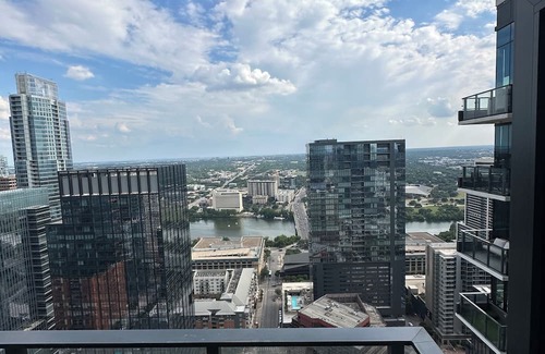 Civic District Condominio | Downtown Penthouse - 3bed 4bath in the Heart of the Action