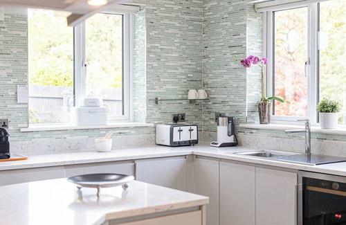 West Kirby Cabaña | 8 bedroom accommodation in Caldy, near West Kirby, Wirral