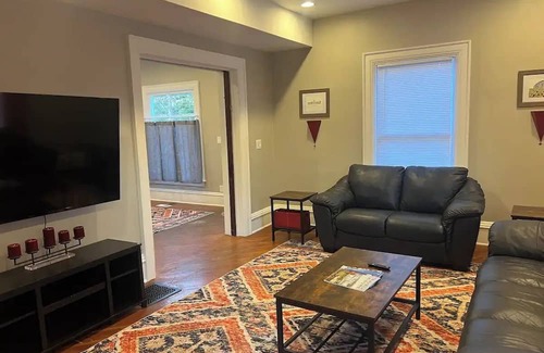 Iowa City Casa | Old City Charm