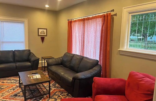 Iowa City Casa | Old City Charm