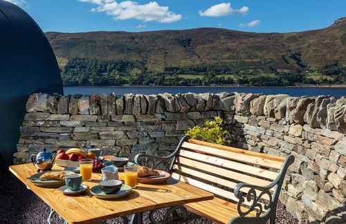 Garve Cabina | Family Luxury pod - stunning loch view and access