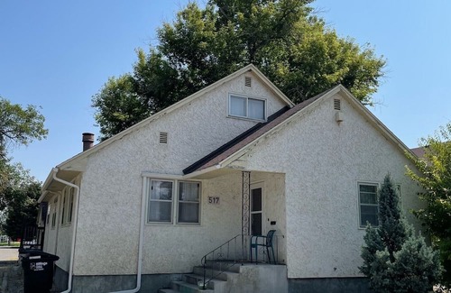 South Side Casa | Spacious 6-bedroom house with fitness room, WiFi in enchanting Billings
