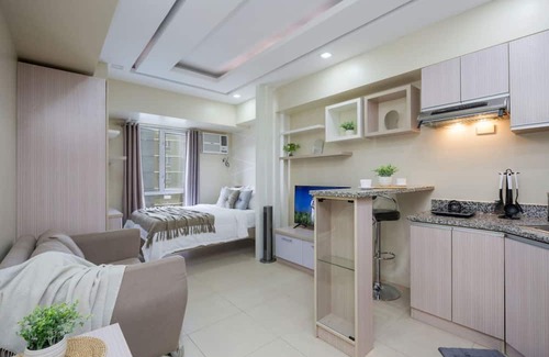 Cebu Apartamento | Furnished Studio | Amenity View, WiFi, Netflix and Pool