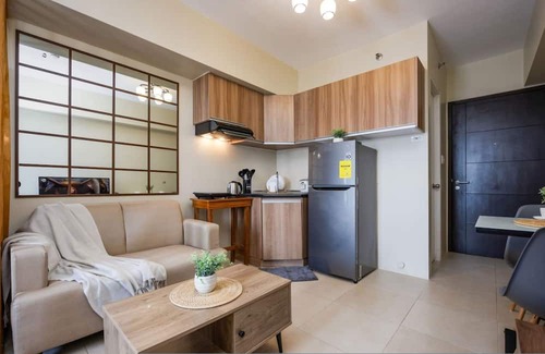Cebu Apartamento | Furnished Studio | Amenity View, WiFi, Netflix, Workspace and Pool