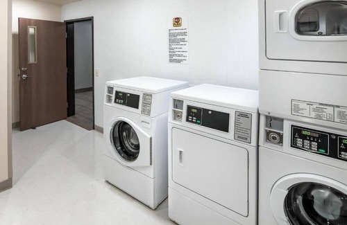 Pooler Casa | Clean Pet-Friendly Room w/Kitchen, Free Parking, Breakfast Available