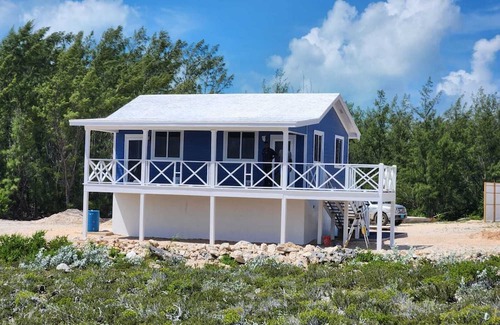 Winding Bay Cabaña | Charming private cottage with WiFi and AC in beautiful Whale Point