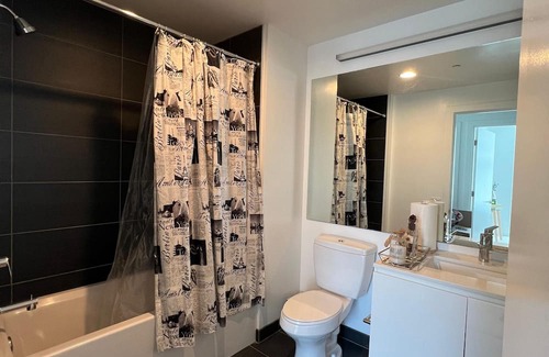 Financial District Apartamento | Modern High-Rise Retreat with Stunning Views in the Tech Heart of San Francisco