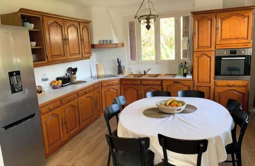 Saint-Fargeau Casa | Charming Saint-Fargeau with large garden