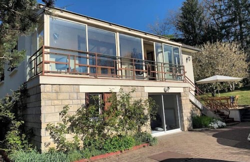 Saint-Fargeau Casa | Charming Saint-Fargeau with large garden