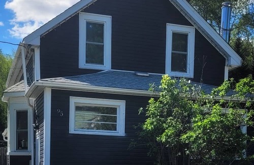 Timiskaming District Casa | Northern Retreat! Snowmobile trail at door step. 5 minutes to Kirkland Lake!