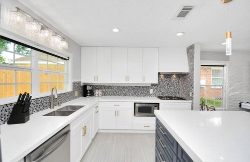 MacGregor Casa | Sleeps 20~7BD5BA Min to UH, TSU&TX Medical Center