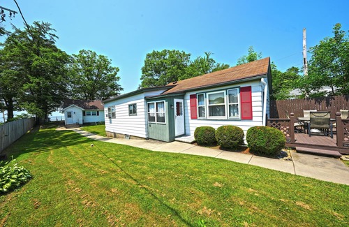 Lake Erie Beach Casa | Beachfront Bliss: 3 Houses on One Property with 8 Bedrooms in Angola, NY