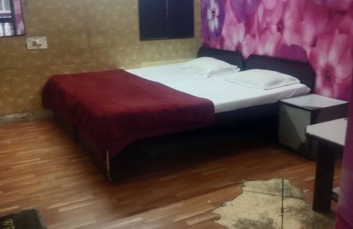 Taj Ganj Cabina | Raj Home Stay Near Taj Mahal
