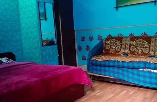 Taj Ganj Cabina | Raj Home Stay Near Taj Mahal
