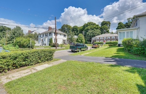 Newburgh Casa | Colorful Home ~ 1 Mi to Hudson River!