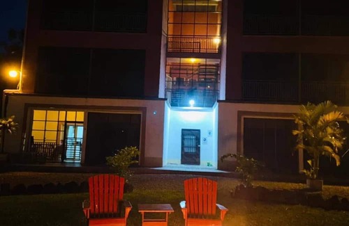 Bagope Condominio | Cozy Fully Equipped Condo 3BR -7min walk from Lakenn