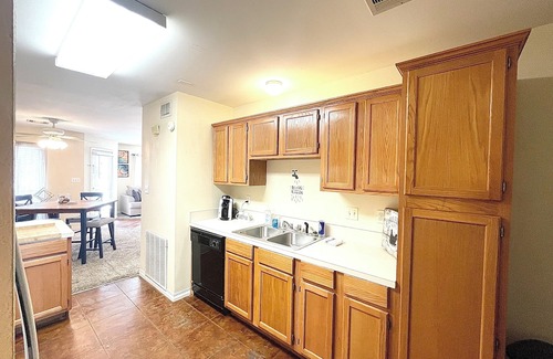 Monroe Cama Y Desayuno | Bayou and Beyond: The View with hot tub and Kayak rentals