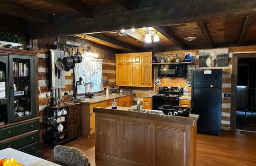 Keysville Cabina | Charming 2-bedroom cabin in Keysville with AC, WiFi