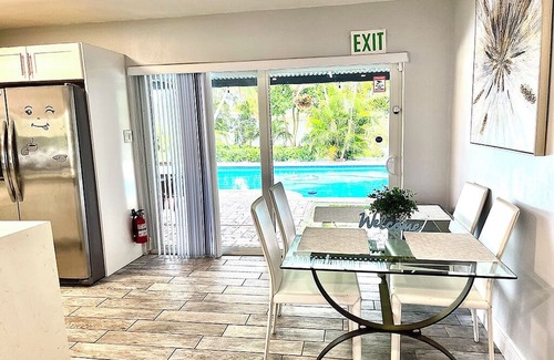 Highland Garden Casa | Cozy Home with Luxurious Backyard and Sauna in Hollywood Perfect for Relaxation!
