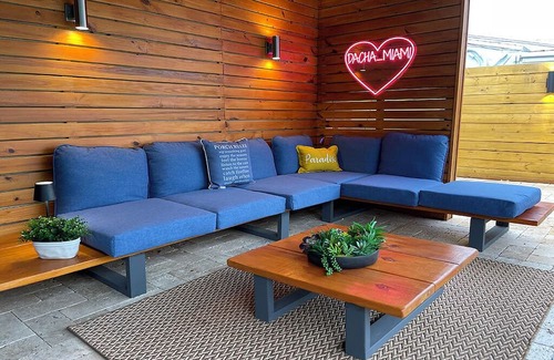 Highland Garden Casa | Cozy Home with Luxurious Backyard and Sauna in Hollywood Perfect for Relaxation!