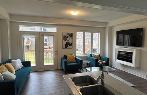 Watertown Apartamento | Stunning, BRAND NEW 4BDR Home in Waterdown
