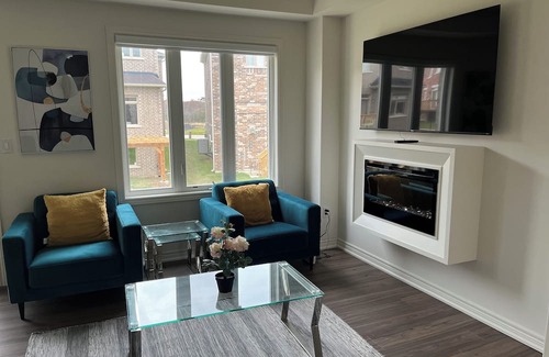 Watertown Apartamento | Stunning, BRAND NEW 4BDR Home in Waterdown