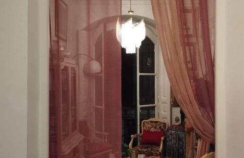 Valladolid City Centre Apartamento | Spectacular Room With Balcony In The City Centre