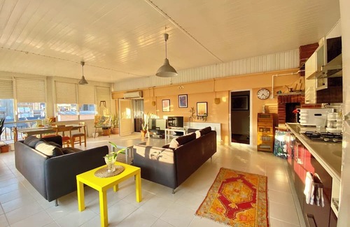 Konyaalti Apartamento | Luxury Terrace Floor, Near Konyaalti Beach with Stunning Mountain Views