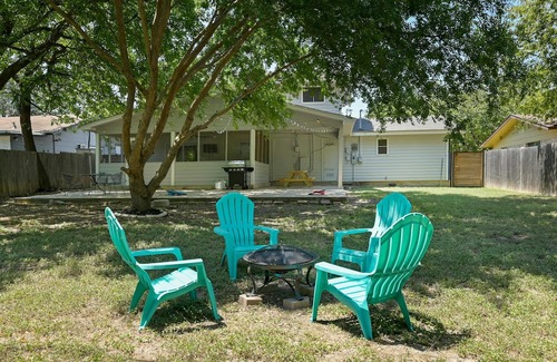 St. Edwards Casa | Luxury 5BD-5min DownTown/Airport-With Firepit/BBQ