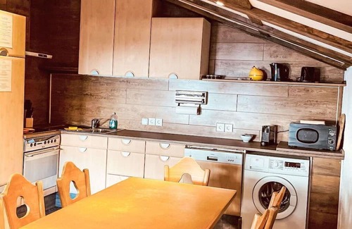 Steinberg am Rofan Apartamento | Lovely apartment for 10 guests with hot tub, WIFI, patio, pets allowed and parking