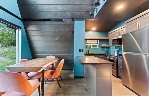 Omaha Casa | The Constellations Orion & Taurus - Romantic Steam Showers, Hot Tubs, and Table Rock Lake