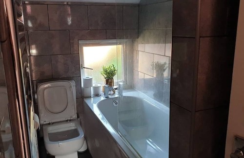 Trafford Casa | Delightful 2-Bed Cottage Escape